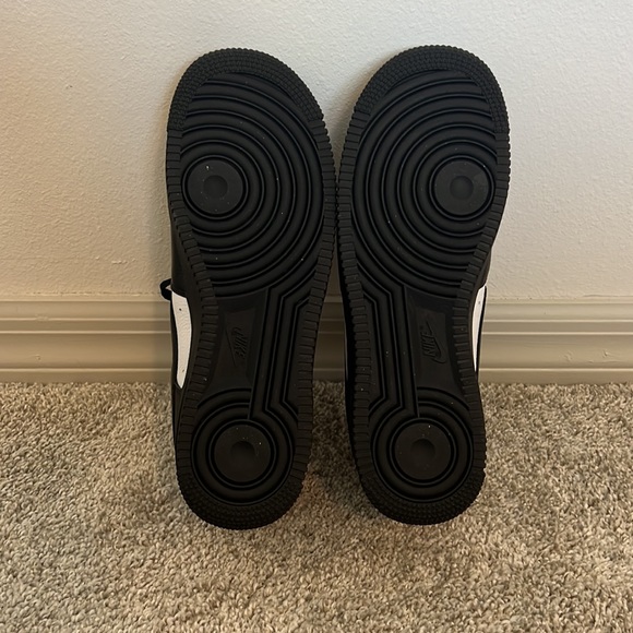 Nike Women’s Air Force Ones Sneakers - Picture 7 of 7